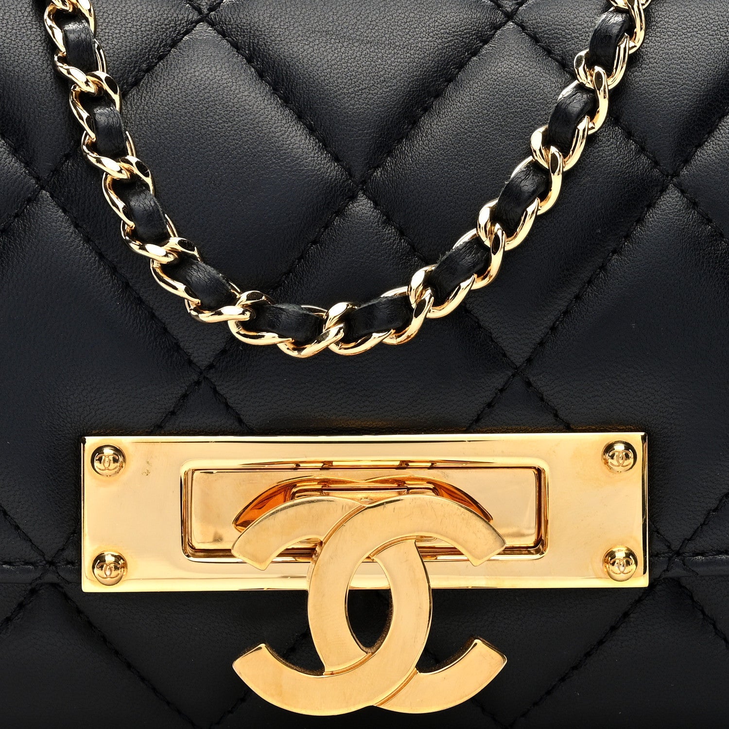 Lambskin Quilted Golden Class Wallet on Chain WOC Black