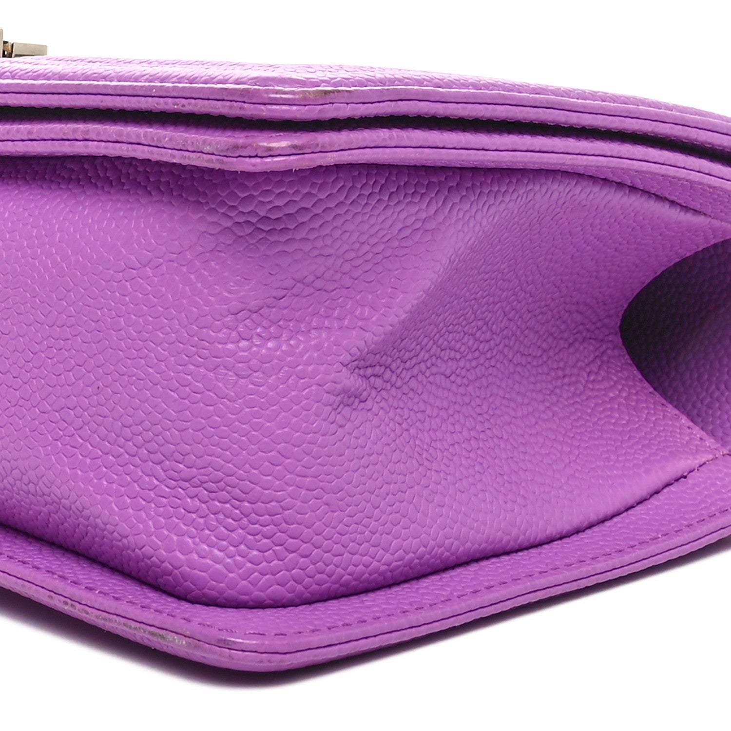 Caviar Quilted Medium Boy Flap Purple