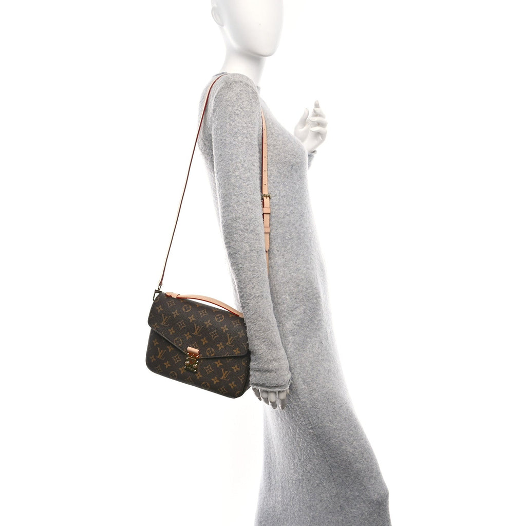 Monogram Pochette Metis