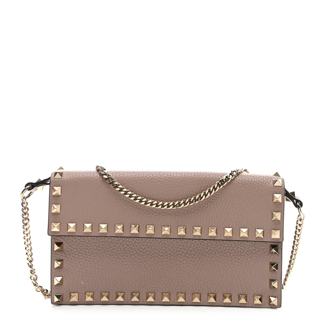 Pebbled Calfskin Rockstud Flap Wallet On Chain Poudre