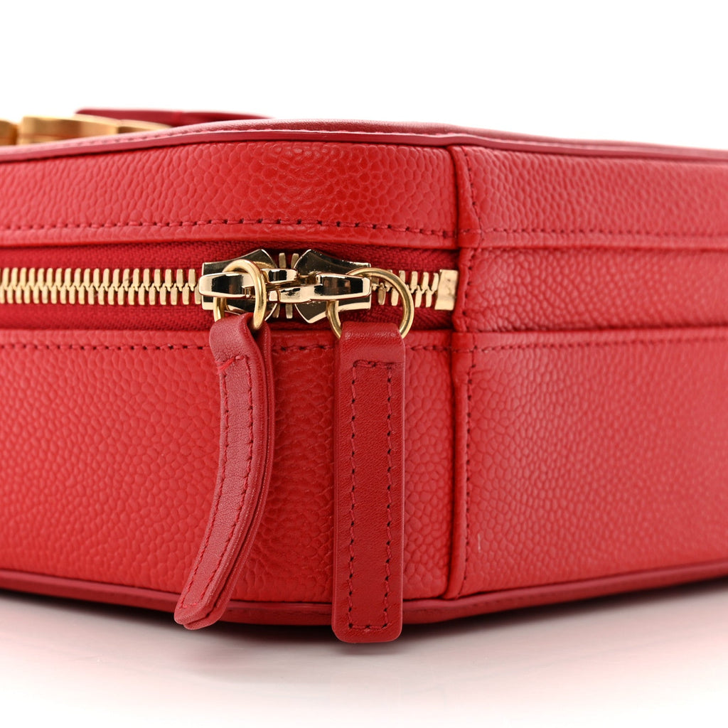 Caviar Quilted Medium CC Filigree Vanity Case Red