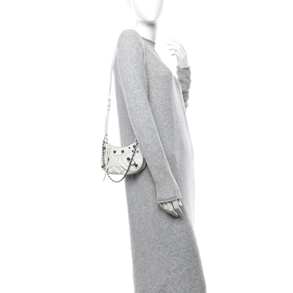 Extra Supple Calfskin Crocodile Embossed Le Cagole Mini Purse With Chain White