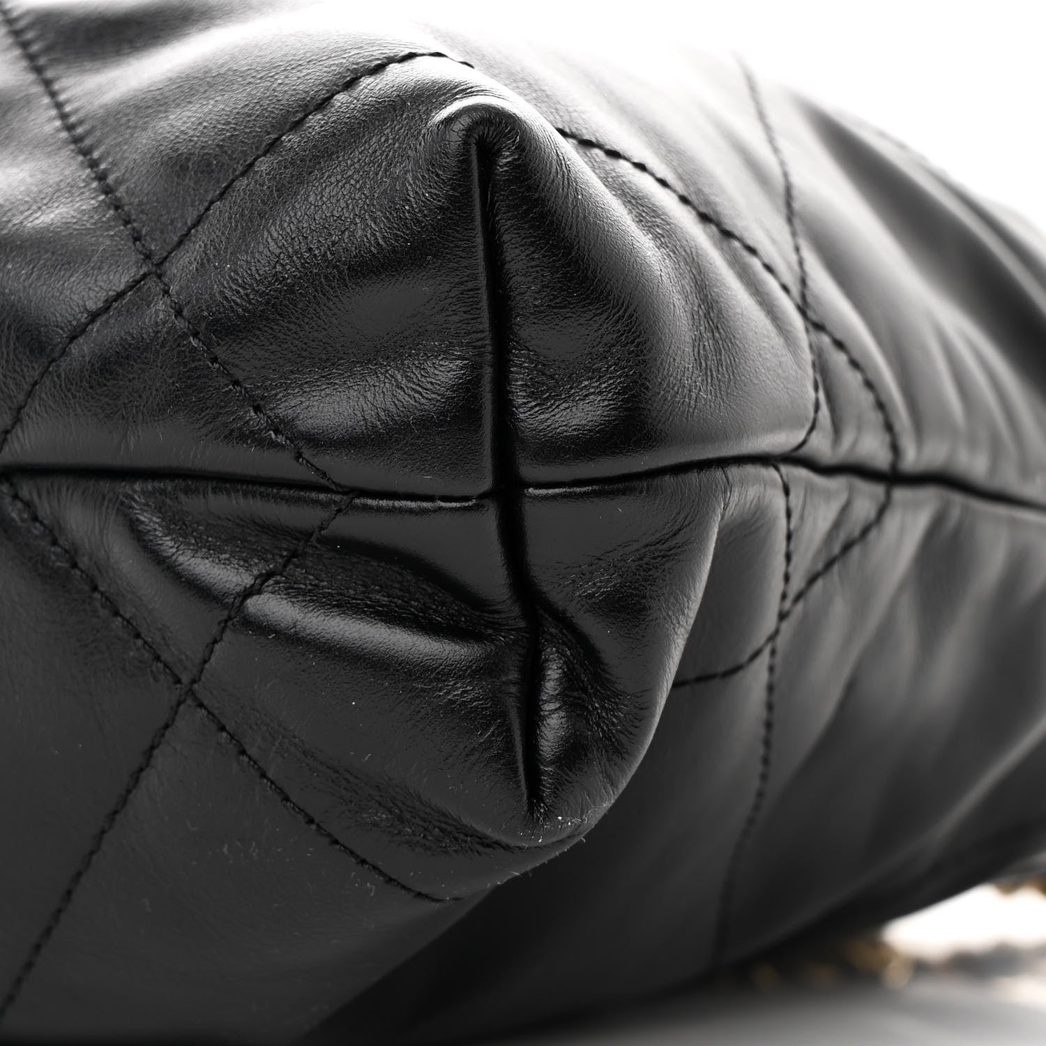 Shiny Calfskin Quilted Mini Chanel 22 Black