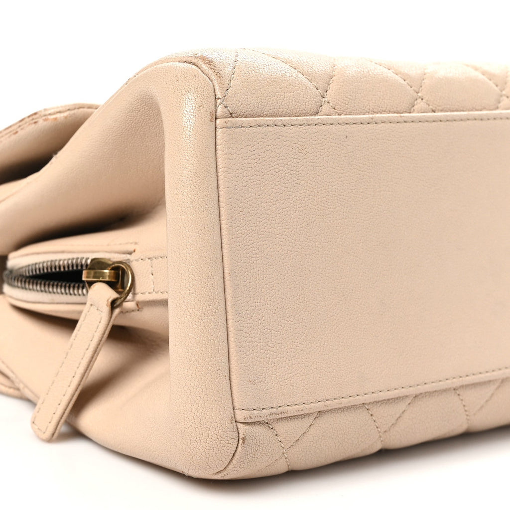 Shiny Sheepskin Quilted Small Trapezio Flap Beige