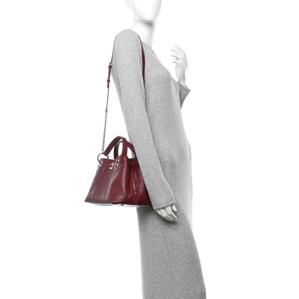 Calfskin Stitched Small Chevron Chic Shopping Bag Red