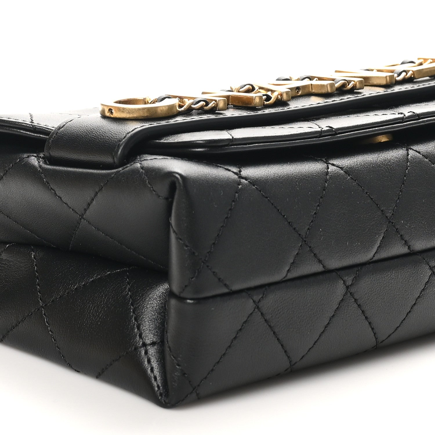 Calfskin Quilted Small Enchained Flap Black