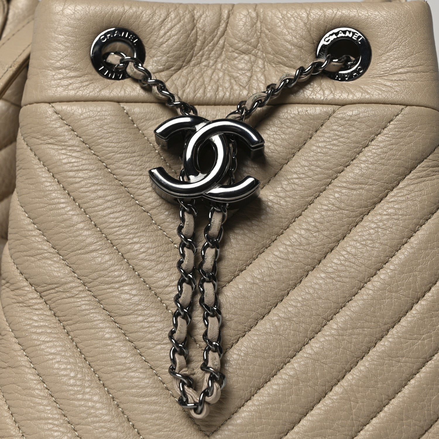 Deerskin Chevron Small CC Chain Bucket Bag Beige