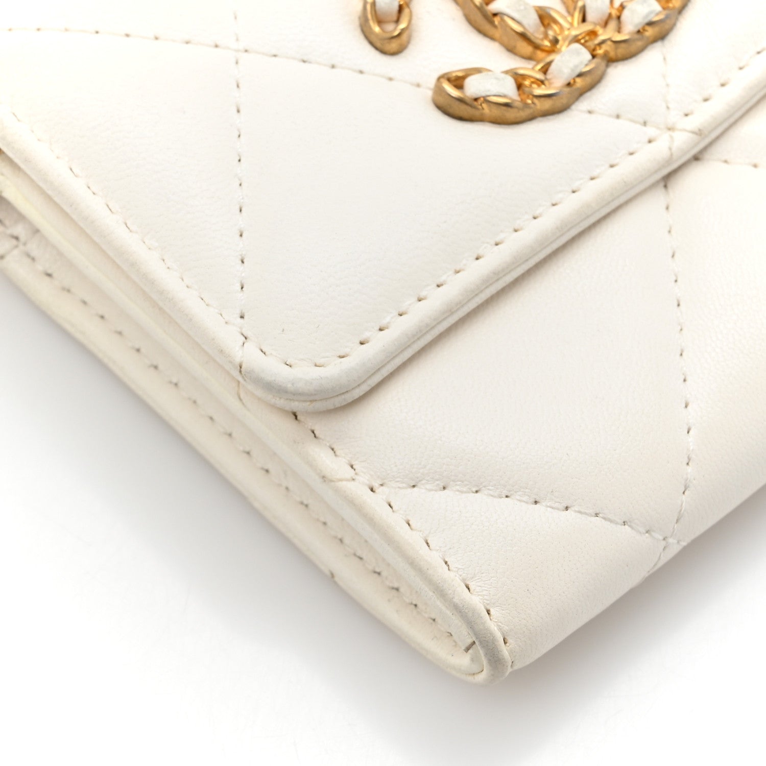 Lambskin Quilted Chanel 19 Flap Coin Purse With Chain White