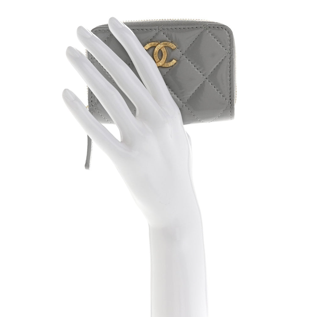 Shiny Lambskin Quilted Textured CC Zip Coin Purse Gris