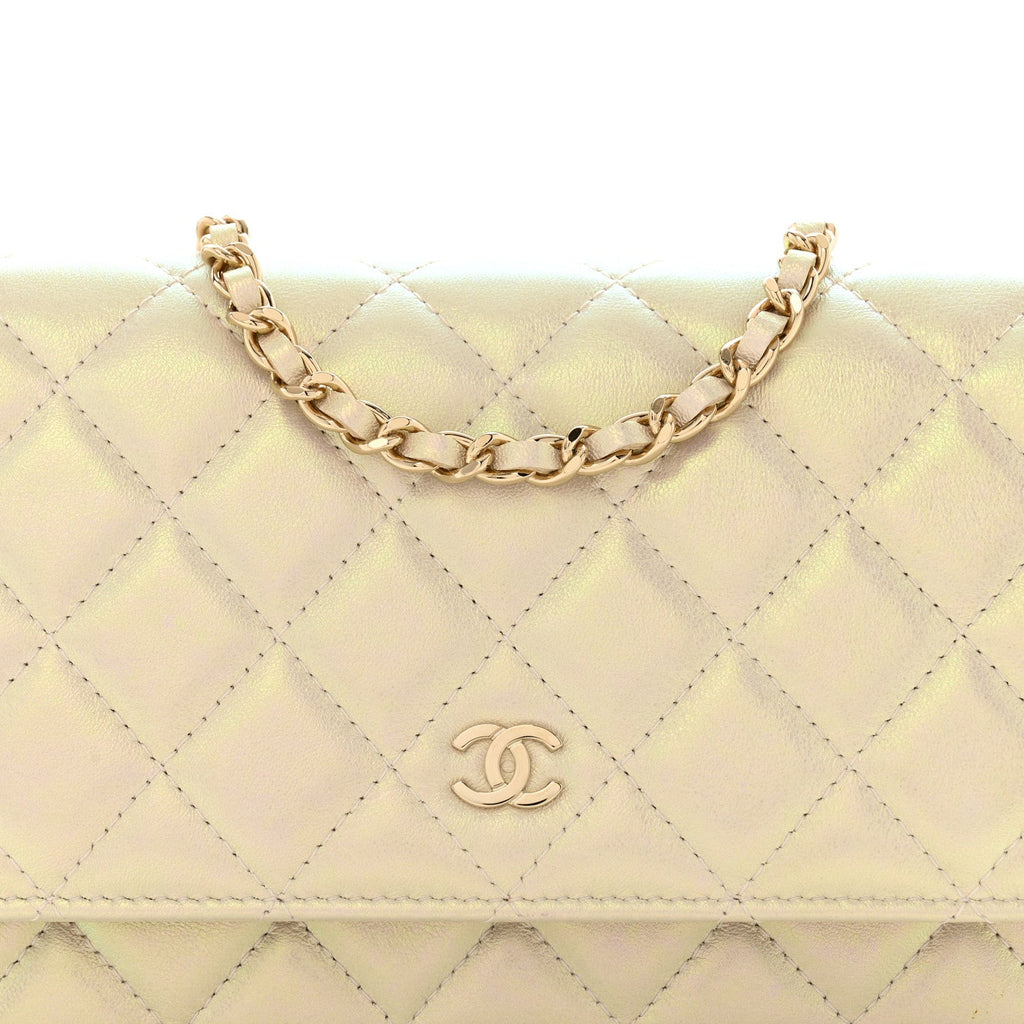 Iridescent Lambskin Quilted Wallet On Chain WOC Ivory