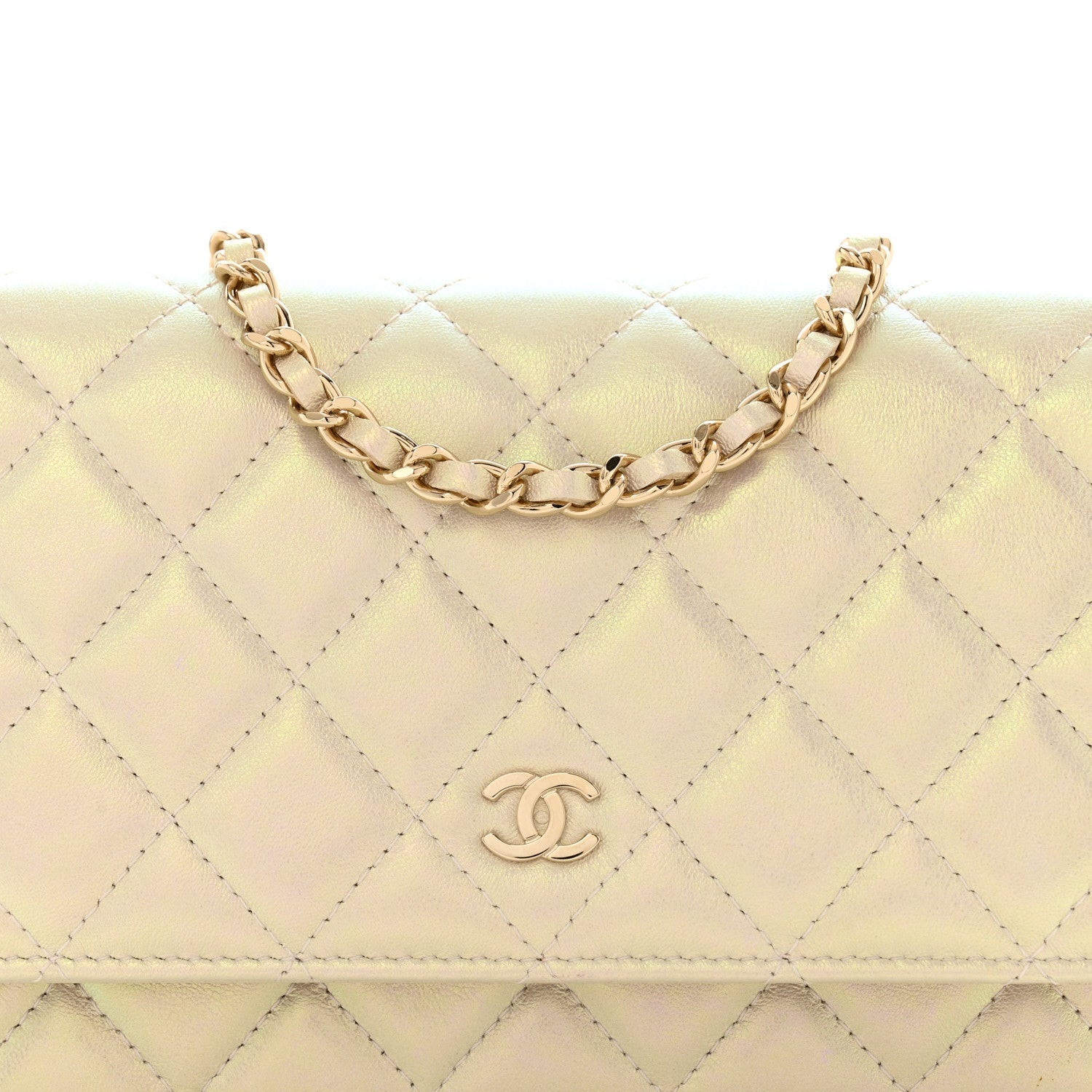 Iridescent Lambskin Quilted Wallet On Chain WOC Ivory