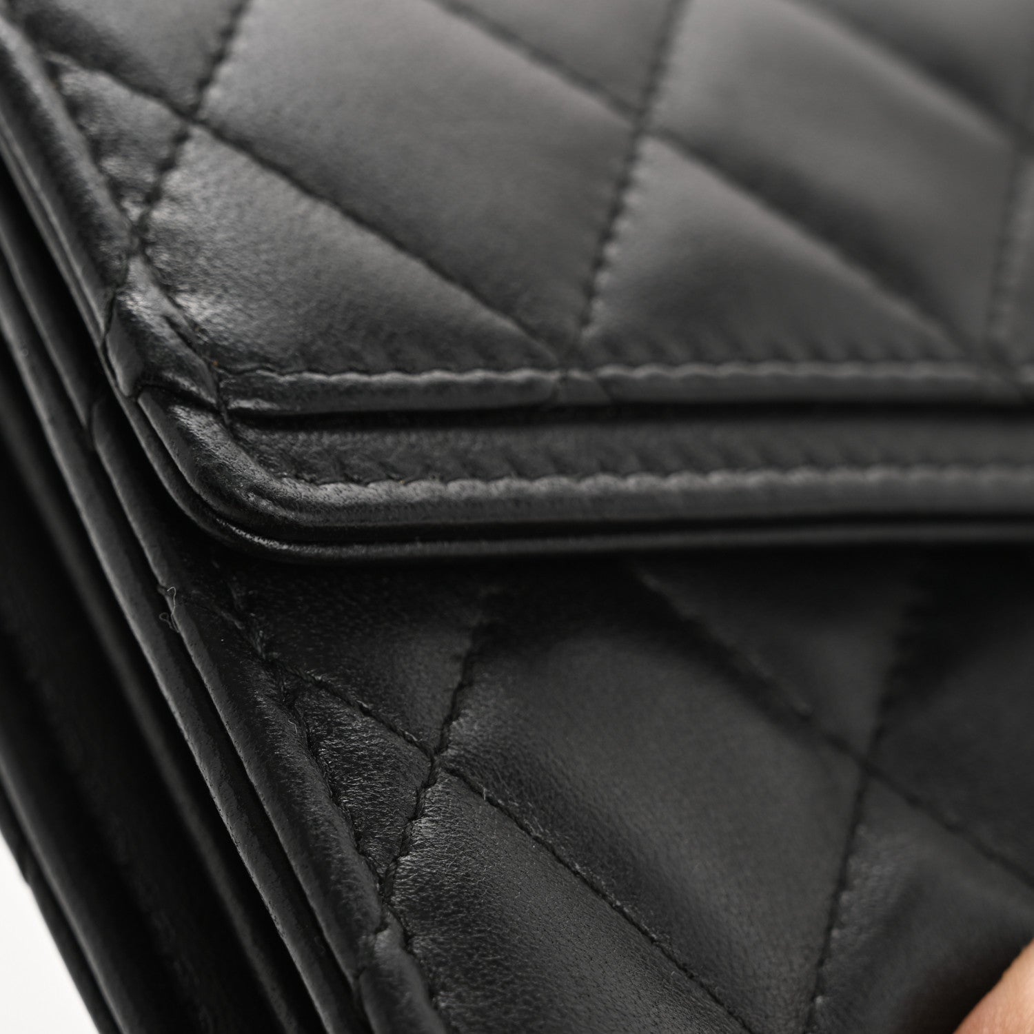 Lambskin Quilted CC Chic Gusset Wallet Black