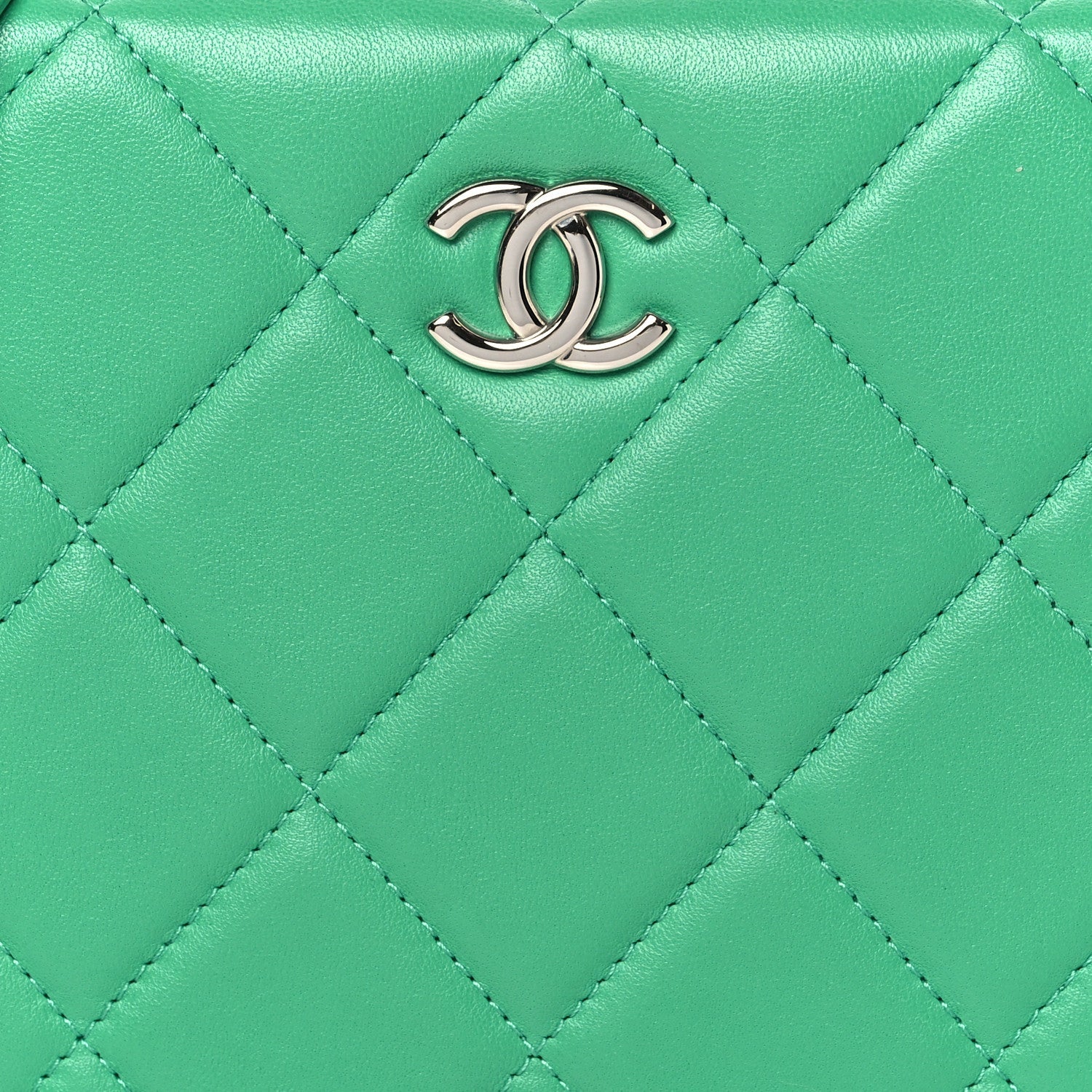 Quilted Lambskin Metal Bar Clutch Bag Green