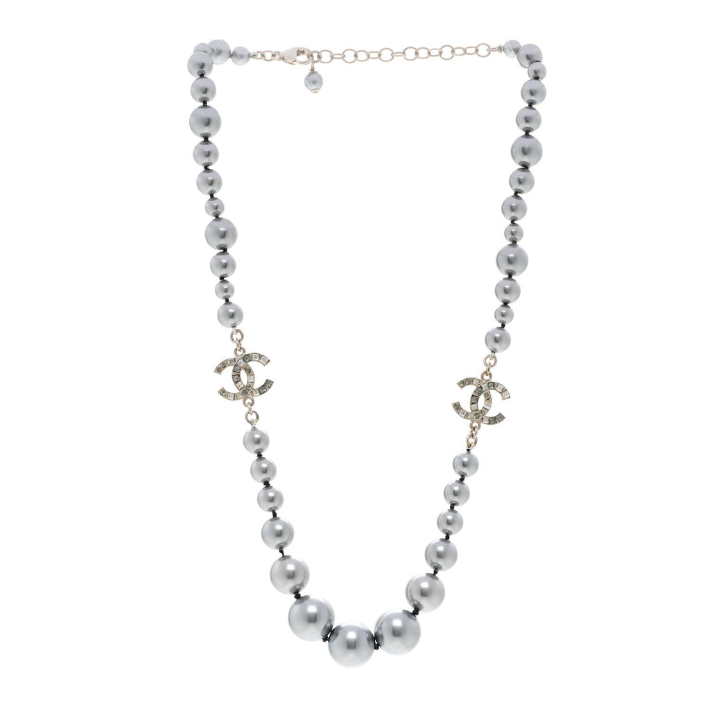 Crystal Baguette Graduated Pearl CC Short Necklace Silver Grey