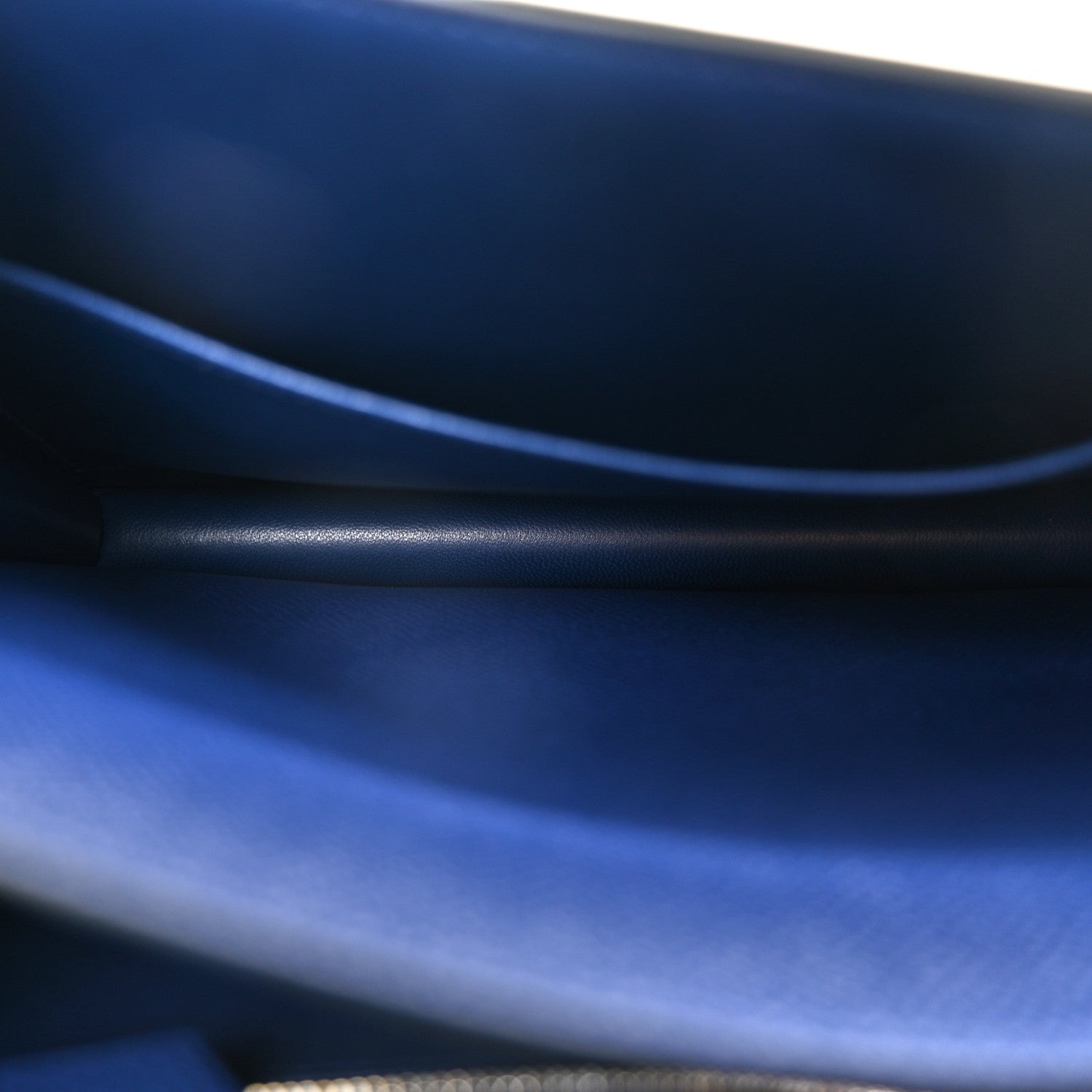 Epsom Constance 24 Bleu Saphir