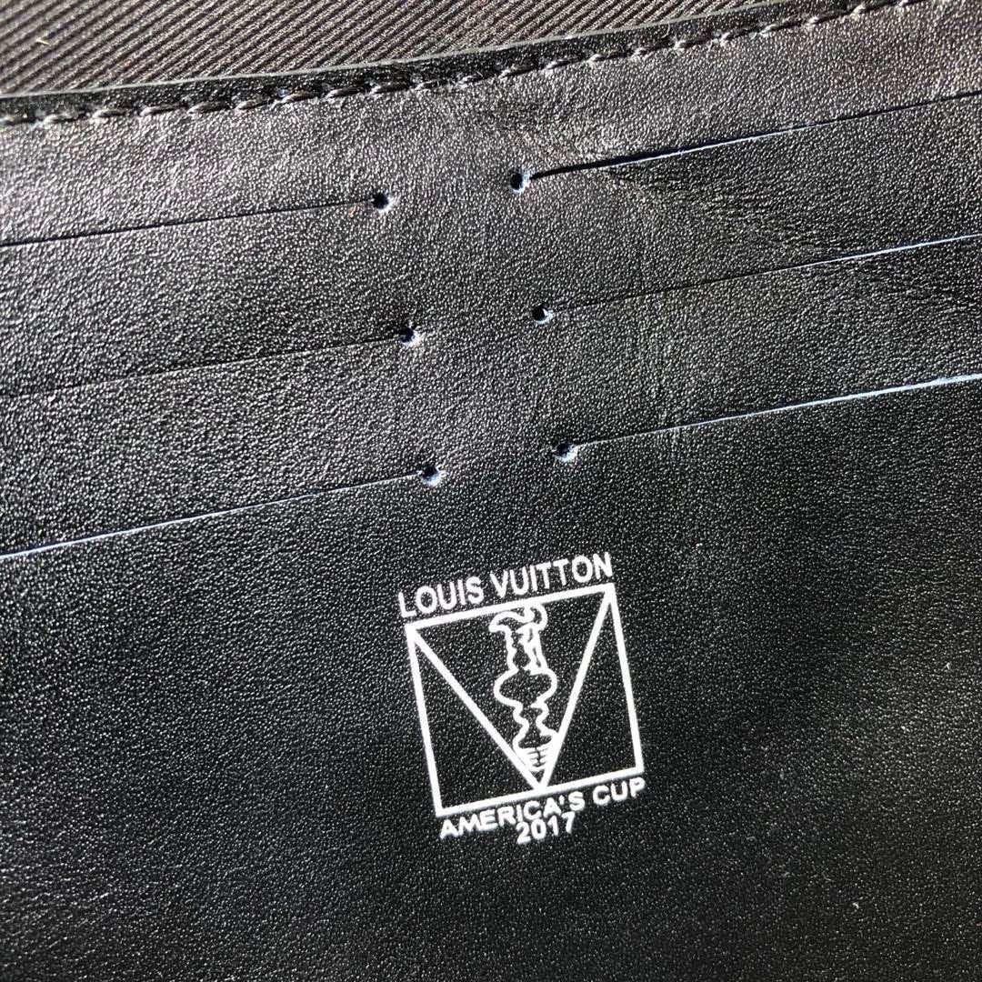 LOUIS VUITTON TOILETRY POUCH