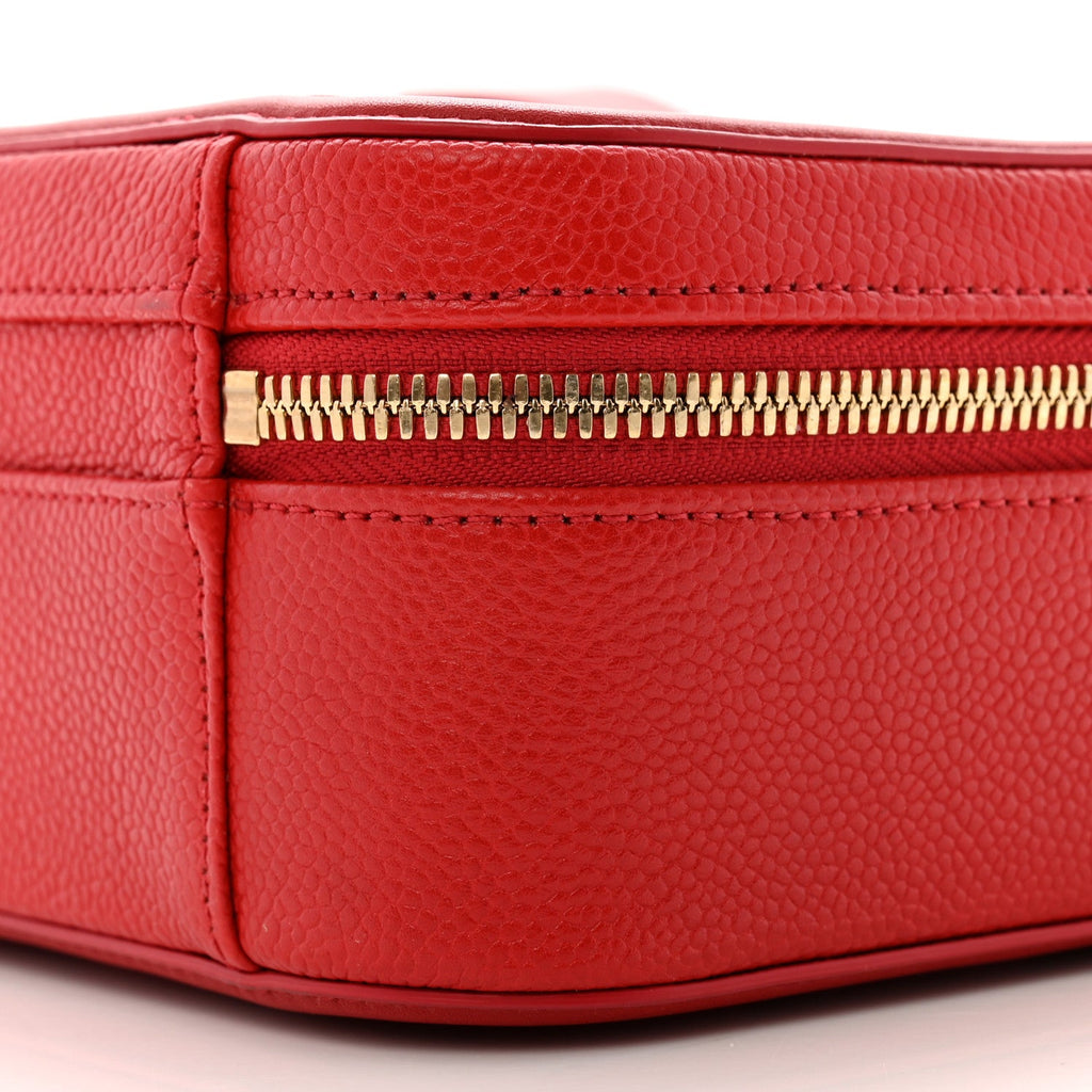 Caviar Quilted Medium CC Filigree Vanity Case Red