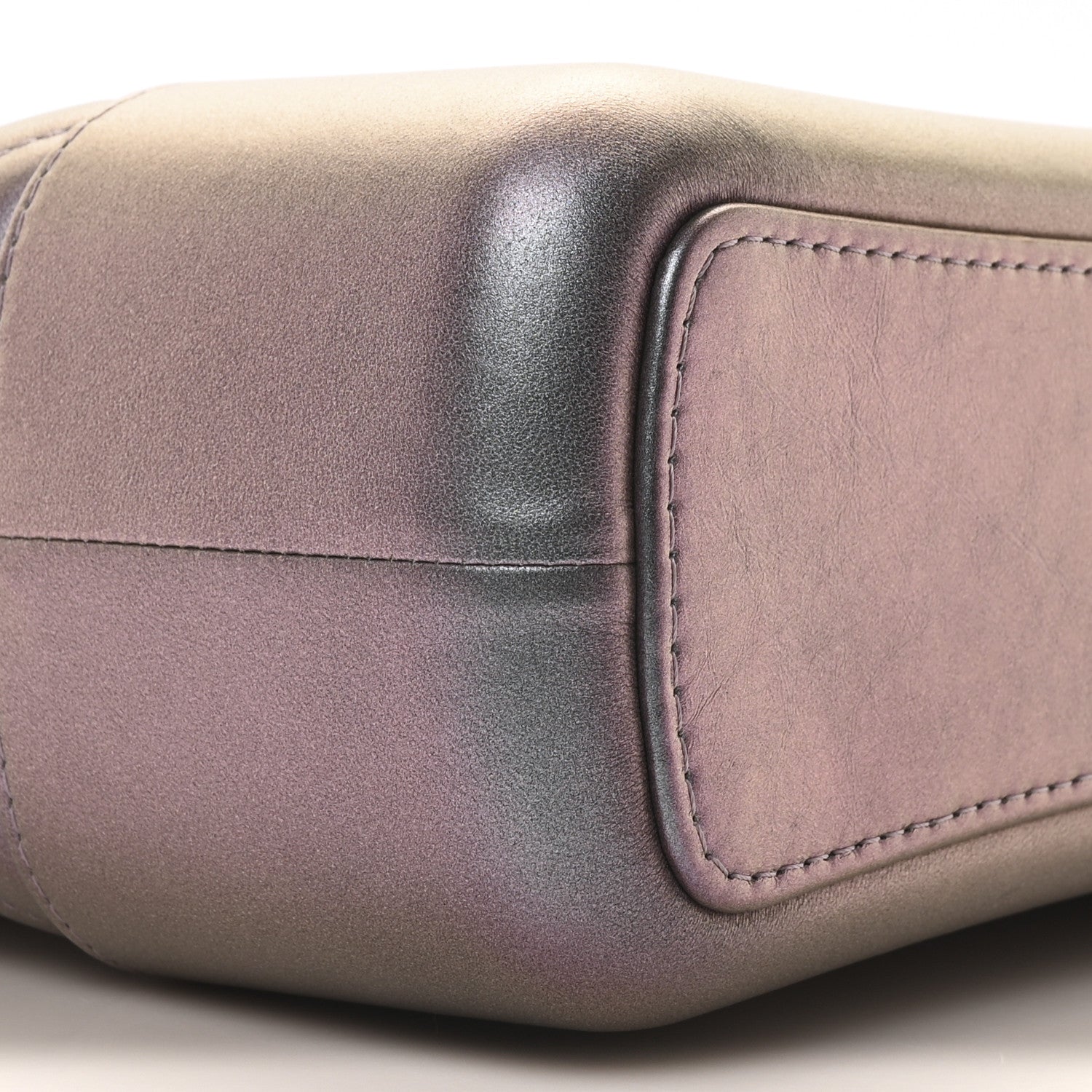 Iridescent Lambskin Calfskin Quilted Medium Gabrielle Hobo Light Purple