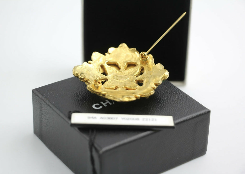 Chanel Vintage 94A Grapevine Gripoix Red and Green Gold-plated Rhombus Brooch
