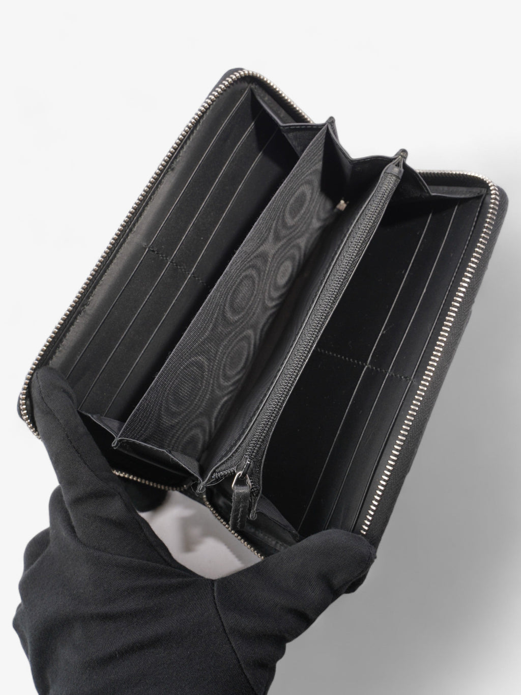 Gucci Zip Around GG Wallet Beige And Ebony GG Supreme / Black Coated Canvas