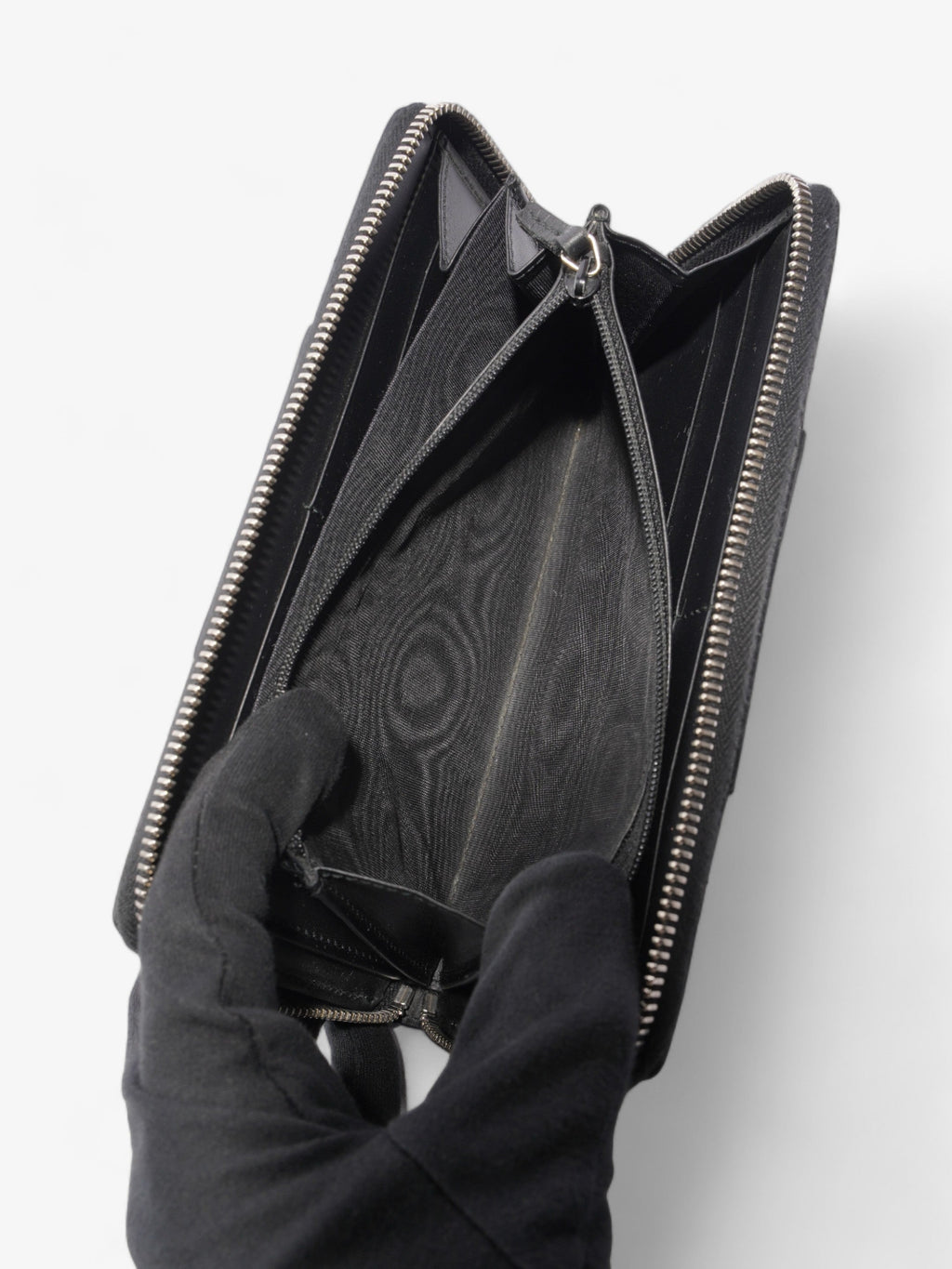 Gucci Zip Around GG Wallet Beige And Ebony GG Supreme / Black Coated Canvas