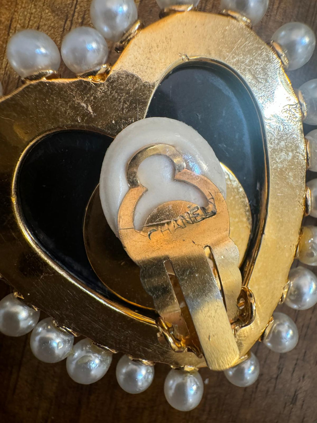 Rare Chanel 1980 large heart pearl clip on earrings