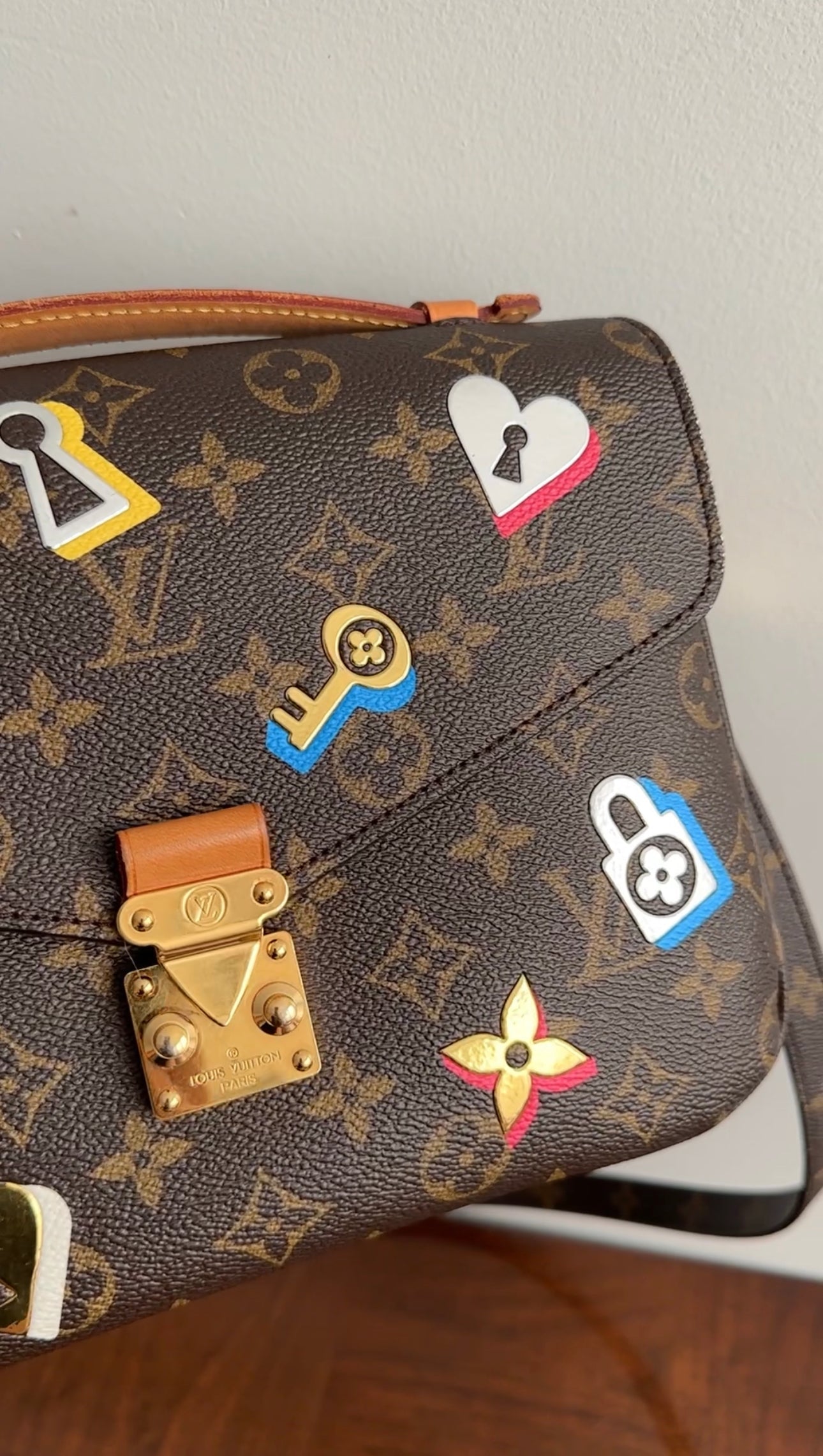 Louis Vuitton Limited Edition Pochette Metis Love Lock
