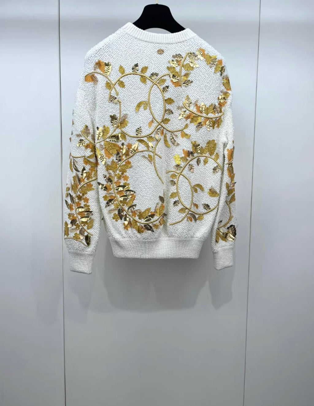 Chanel 18C Ecru/Gold pullover size 34