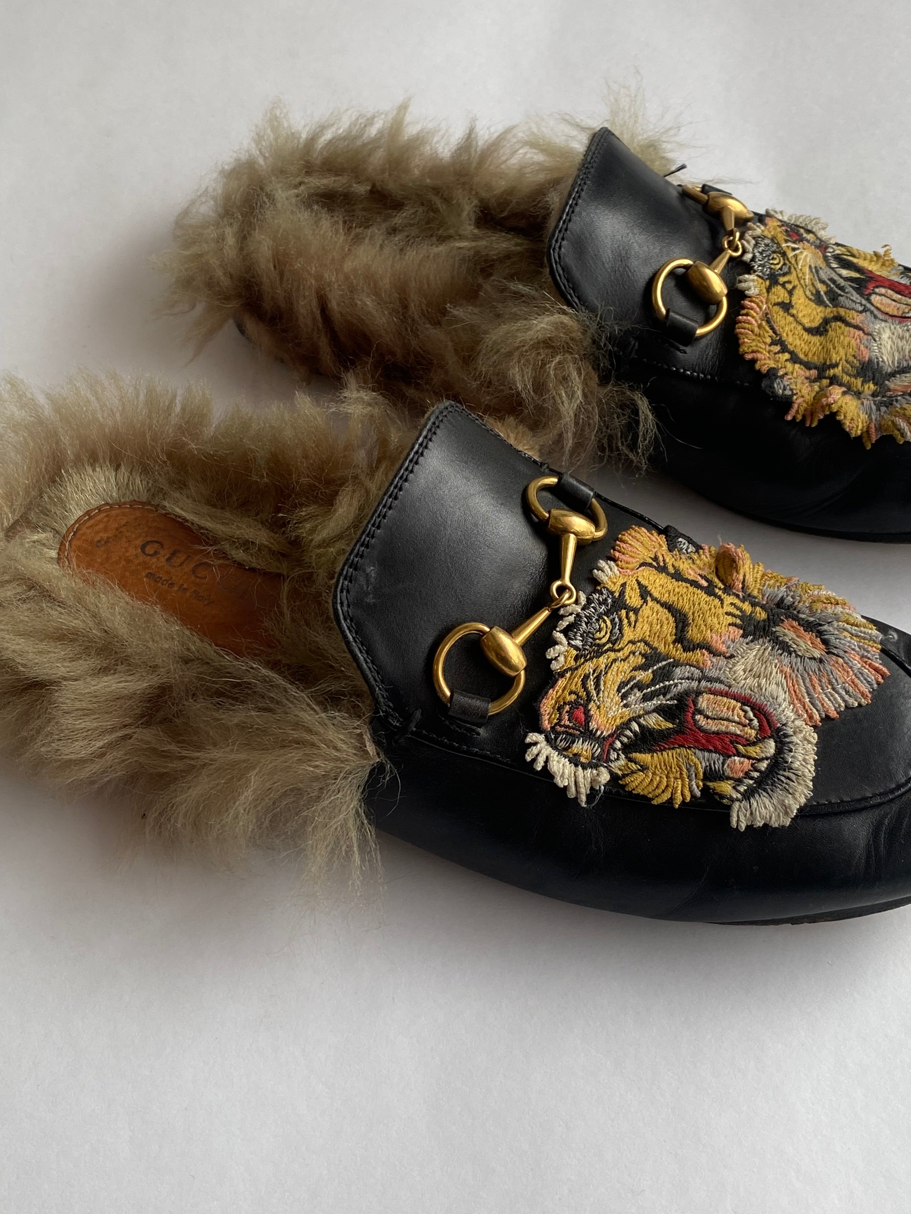 Gucci Black Horsebit Tiger Fur Mule - 36