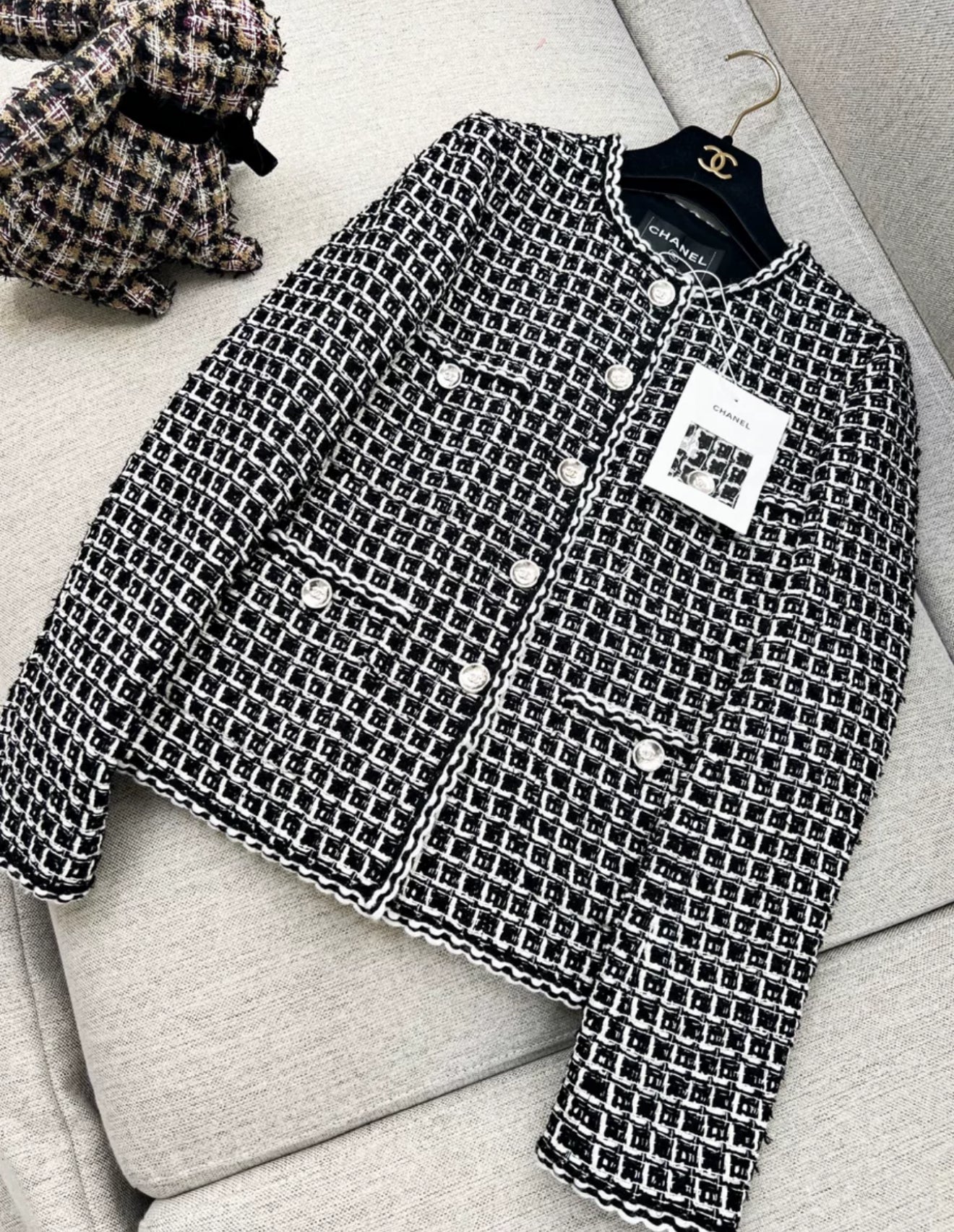 Chanel 25C black and white jacket
