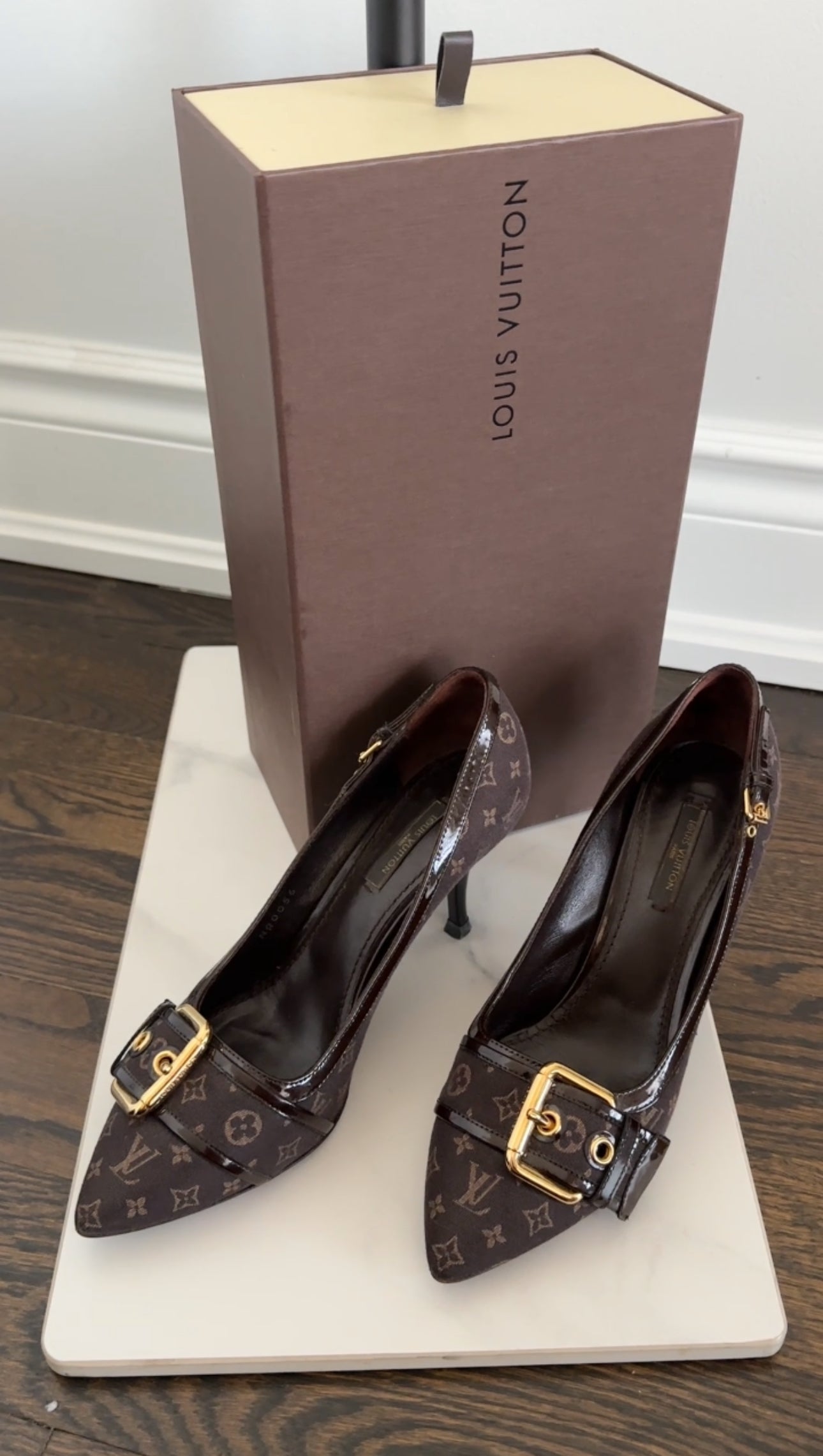 Louis Vuitton Vintage 2006 Brown Monogram Gold Buckle Pumps - 36.5