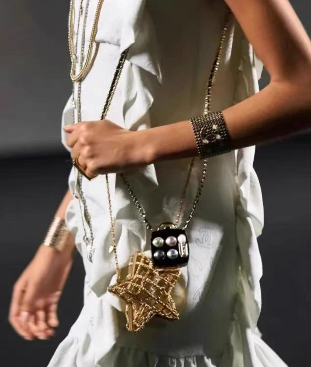 Chanel 23S Star Minaudière Gold-Tone Metal & Lambskin - Braided Chain cage/mapy