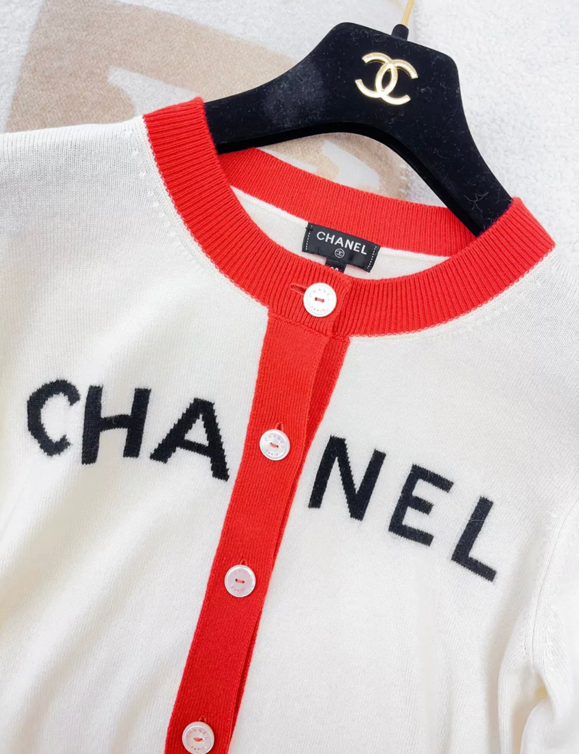 Chanel igan 2019, White and red size 38