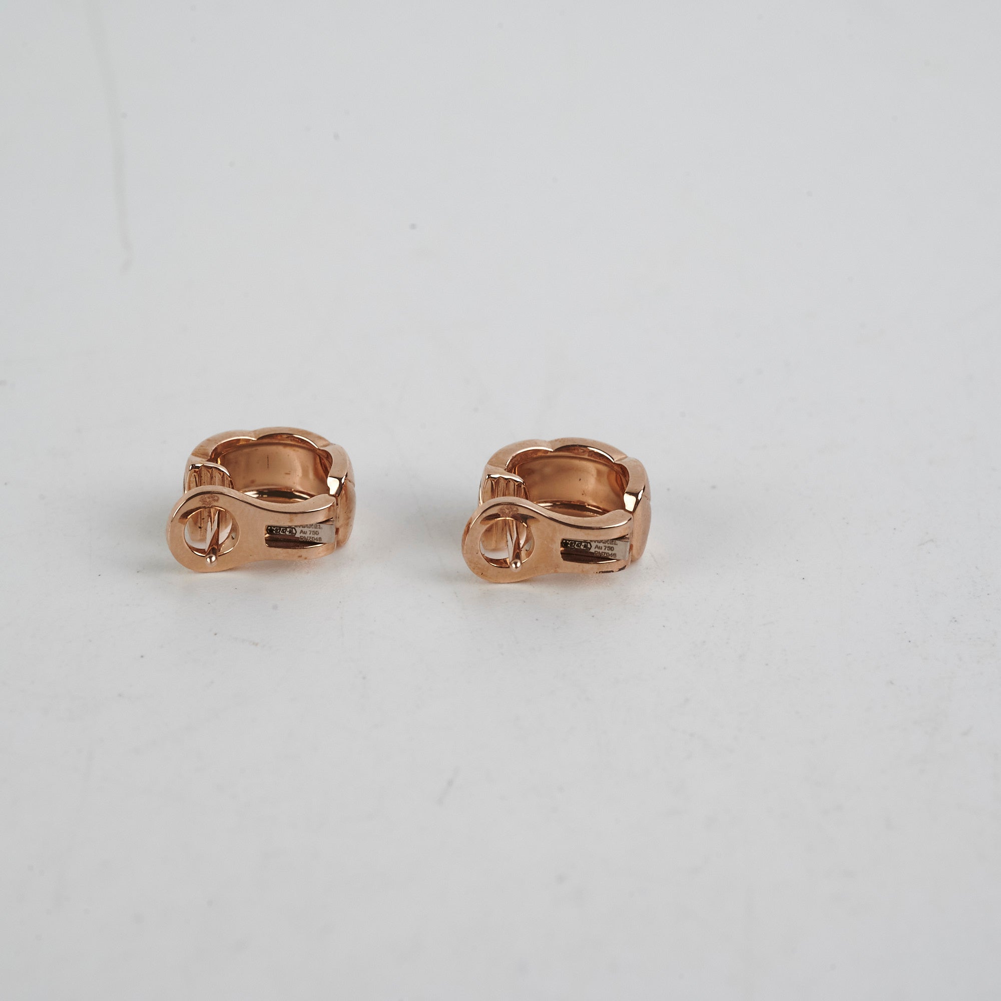 Chanel Coco Crush Earrings - Beige Gold