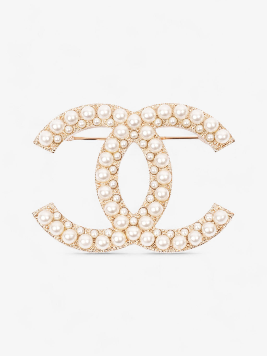 Chanel CC Pearl Brooch Gold Tone / Pearl Base Metal
