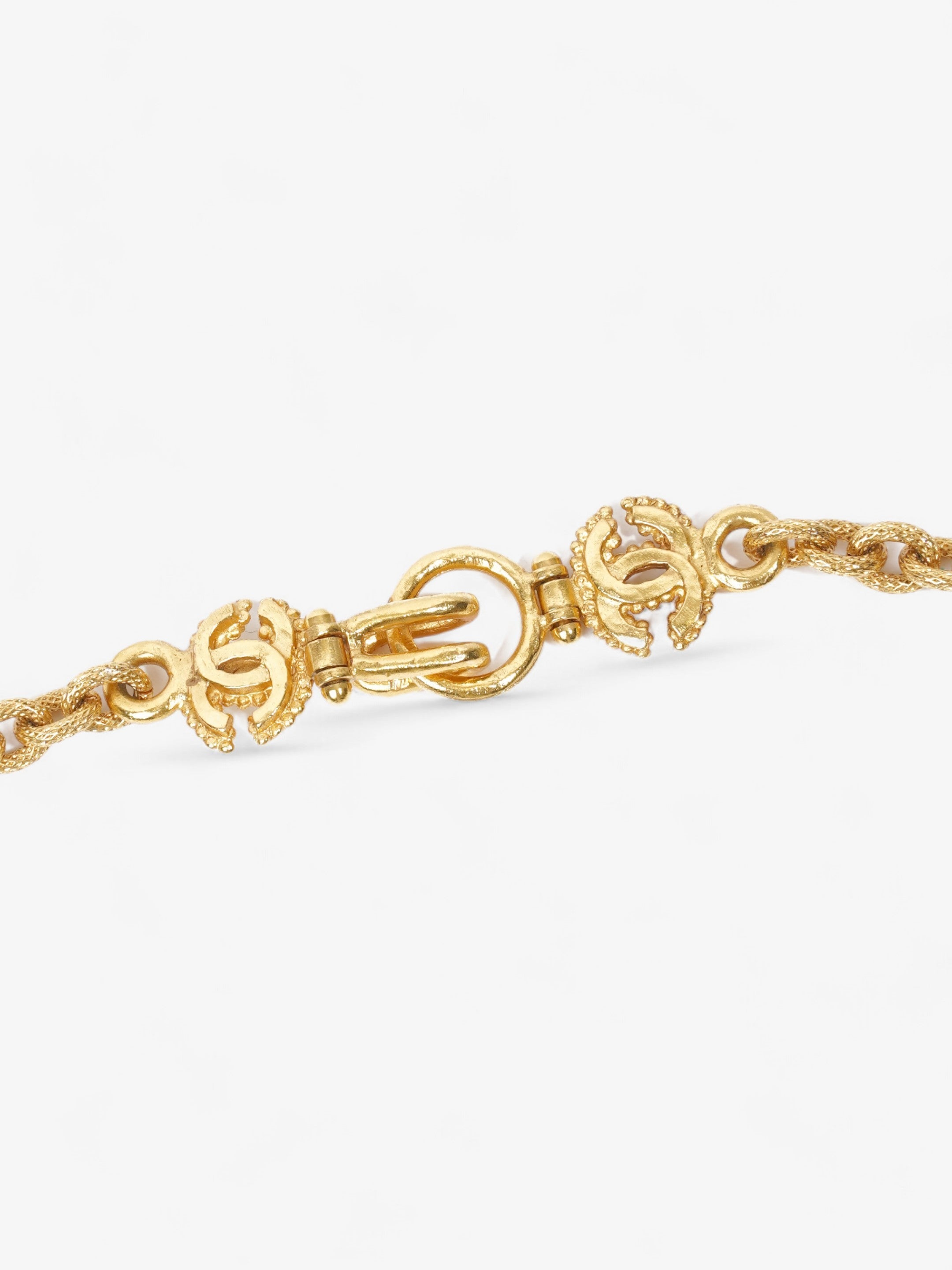 Chanel CC Pendant Chain Gold / Burgundy Base Metal