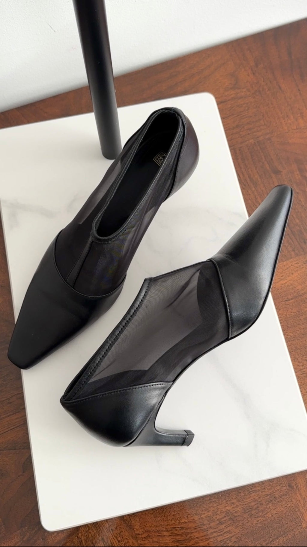 Toteme Black Leather and Mesh T-Strap Pumps - 37