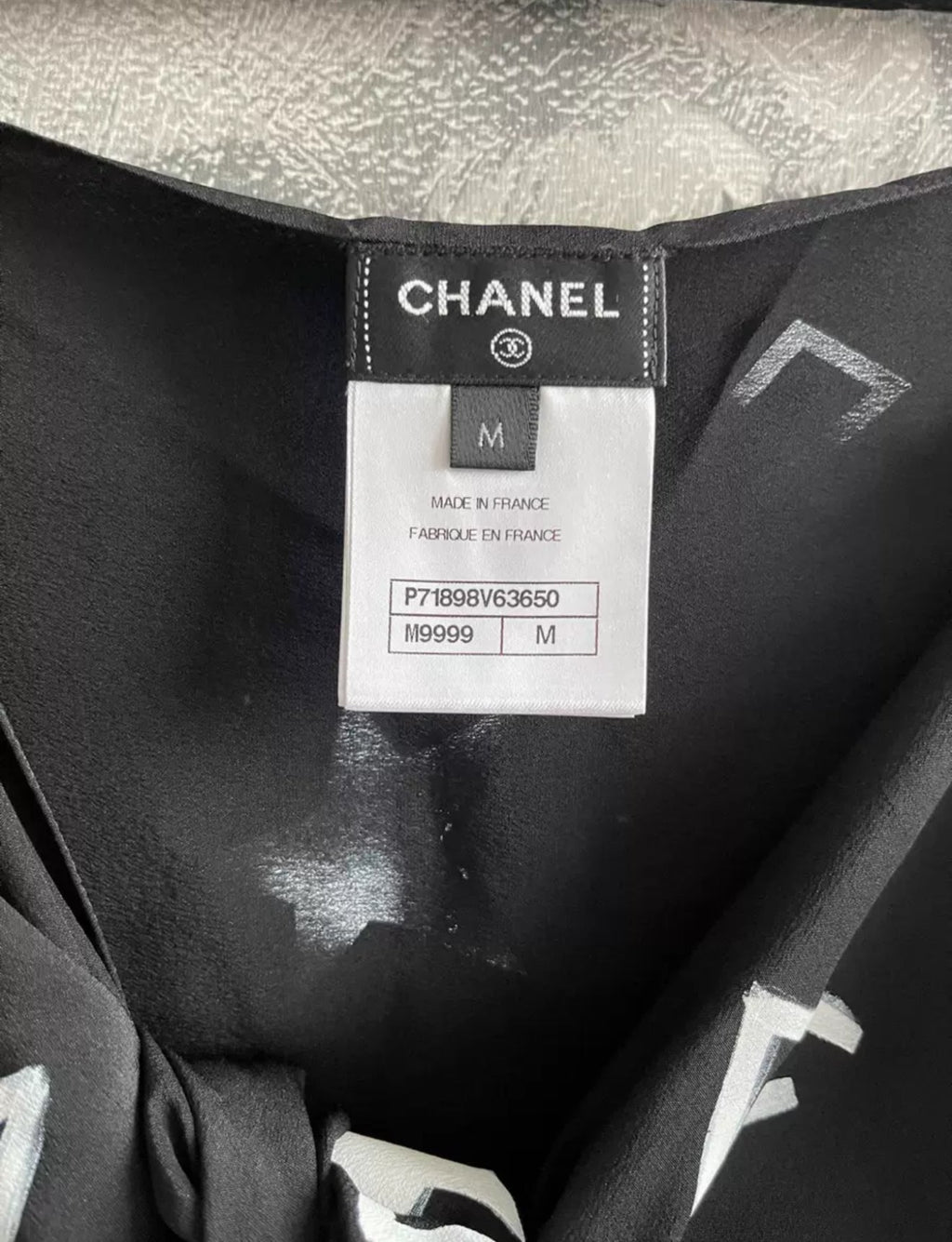 Chanel 22C Black & White printed silk Crepe Pareo skirt