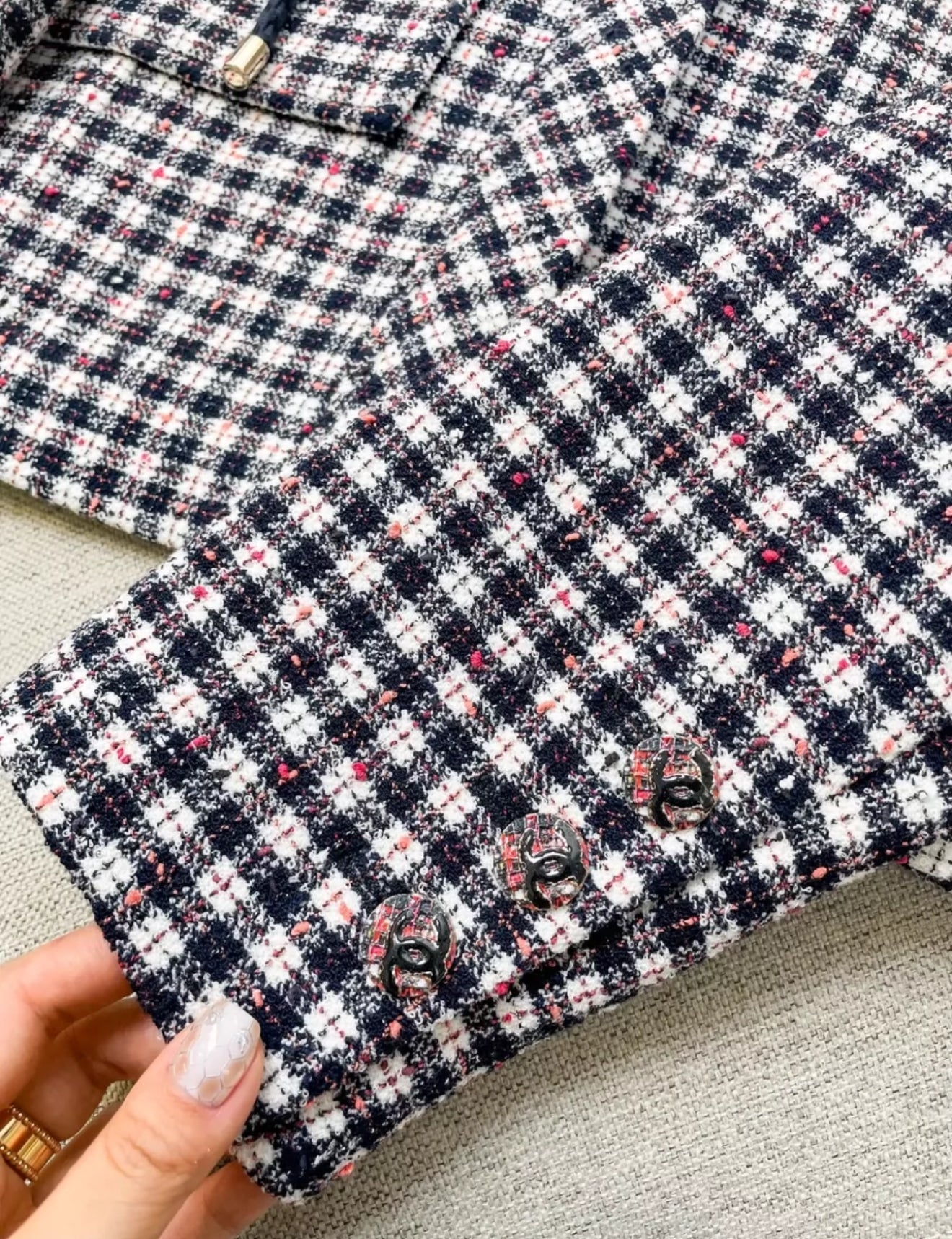 Chanel 24B Black, Ecru & Red Stretch wool tweed jacket