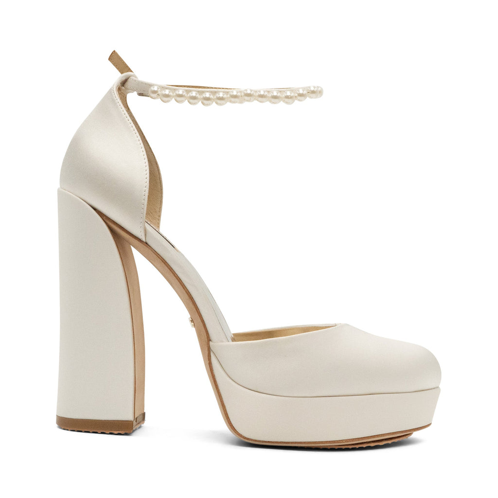 Badgley Mischka 'Felixa' Pearl Heels - Women's 8.5