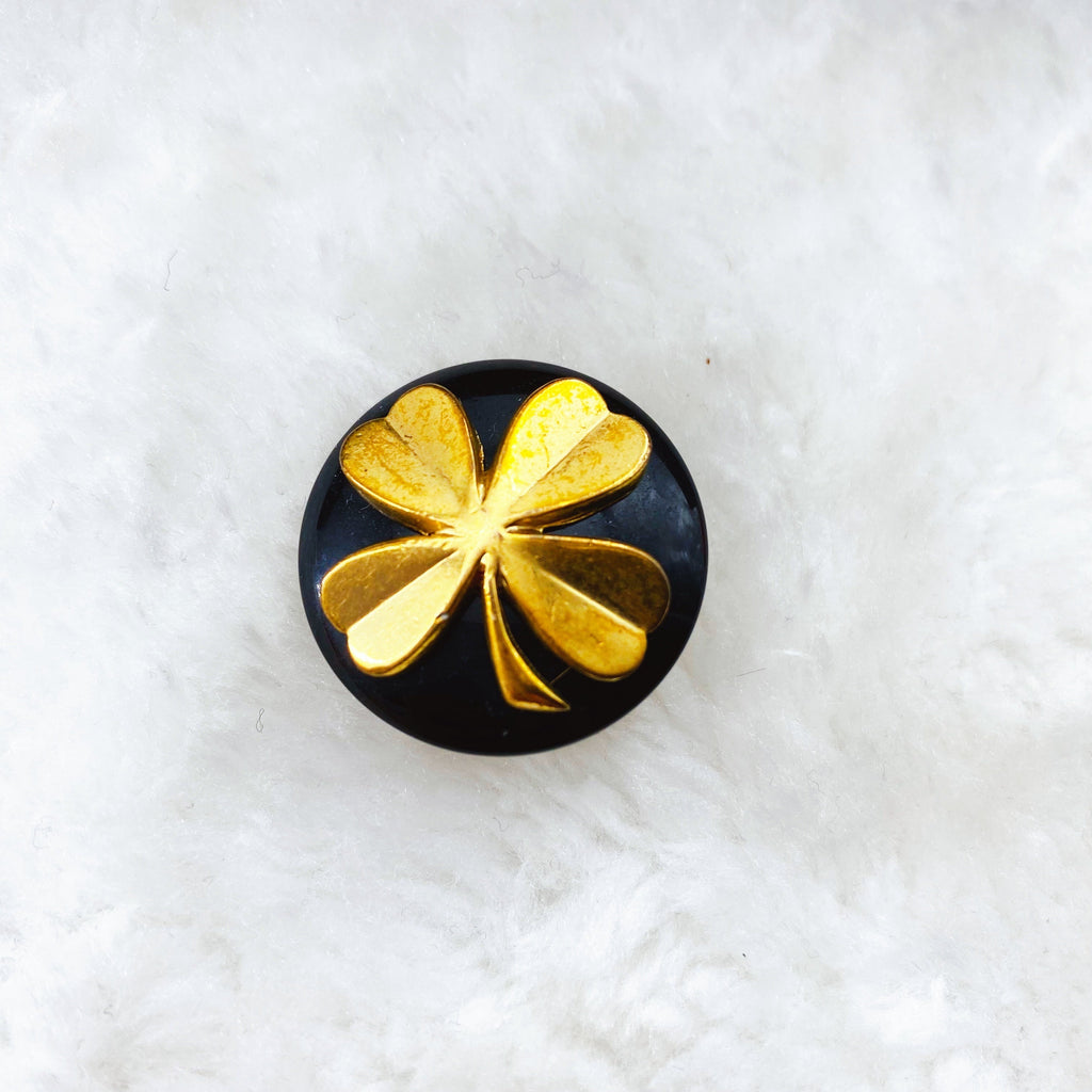 Chanel single four leaf clover earring