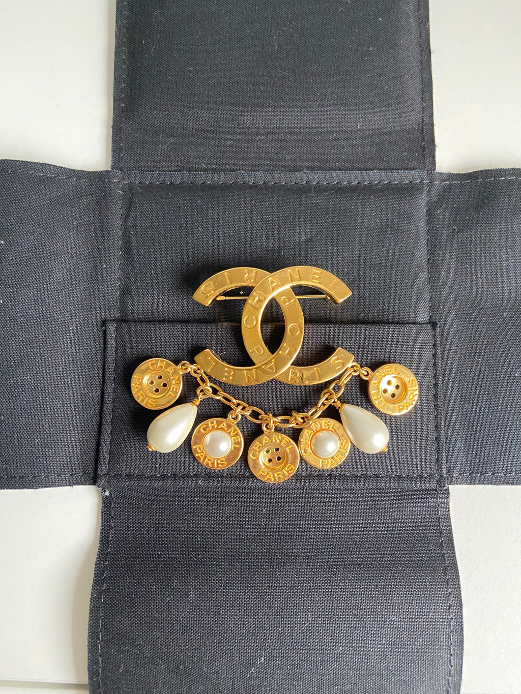 Chanel CC & Button Brooch in Gold and Pearl White