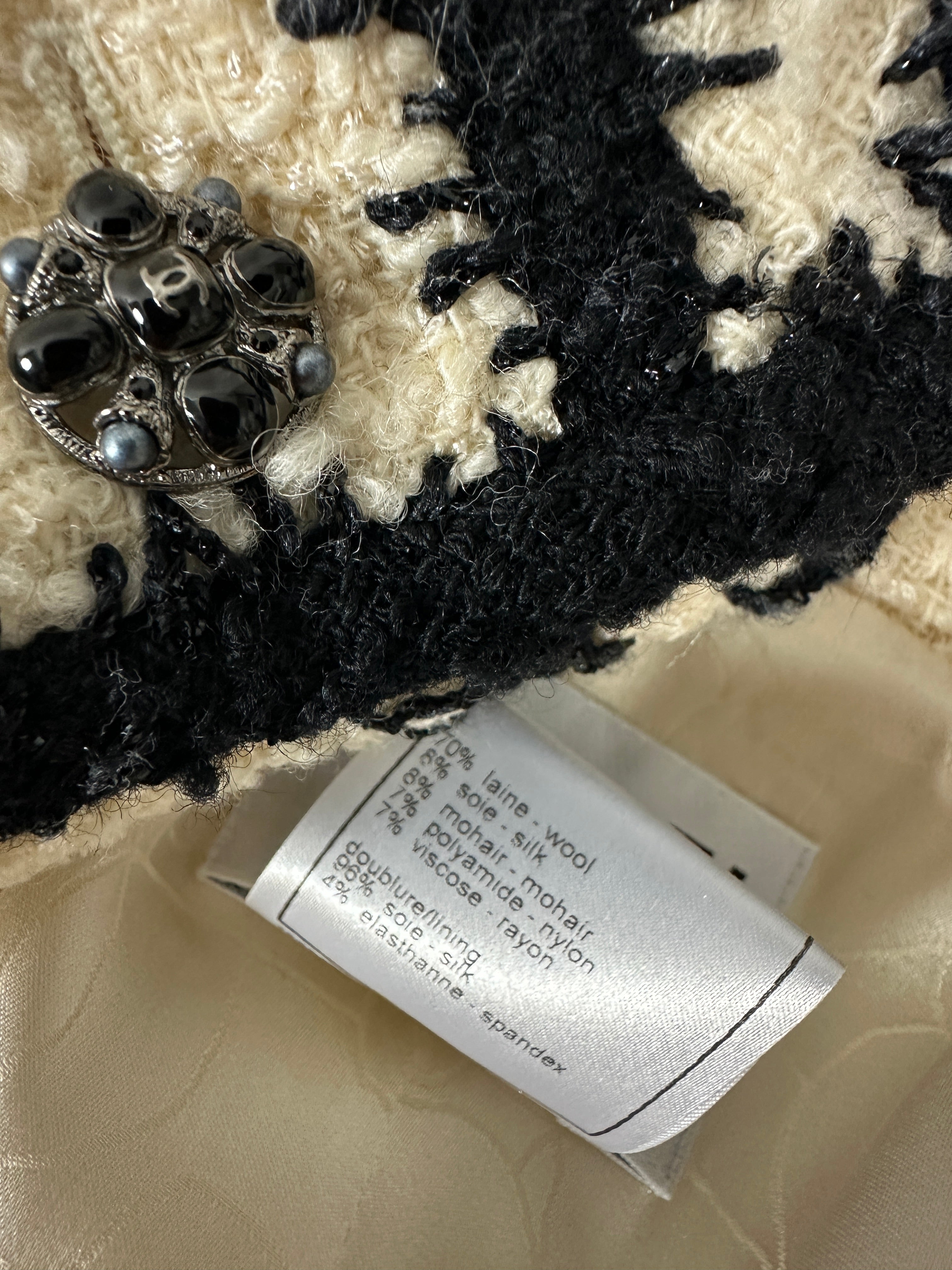 Chanel 06A Ivory Quilted Tweed Jacket with Black Trim - FR42 / M / 6/8
