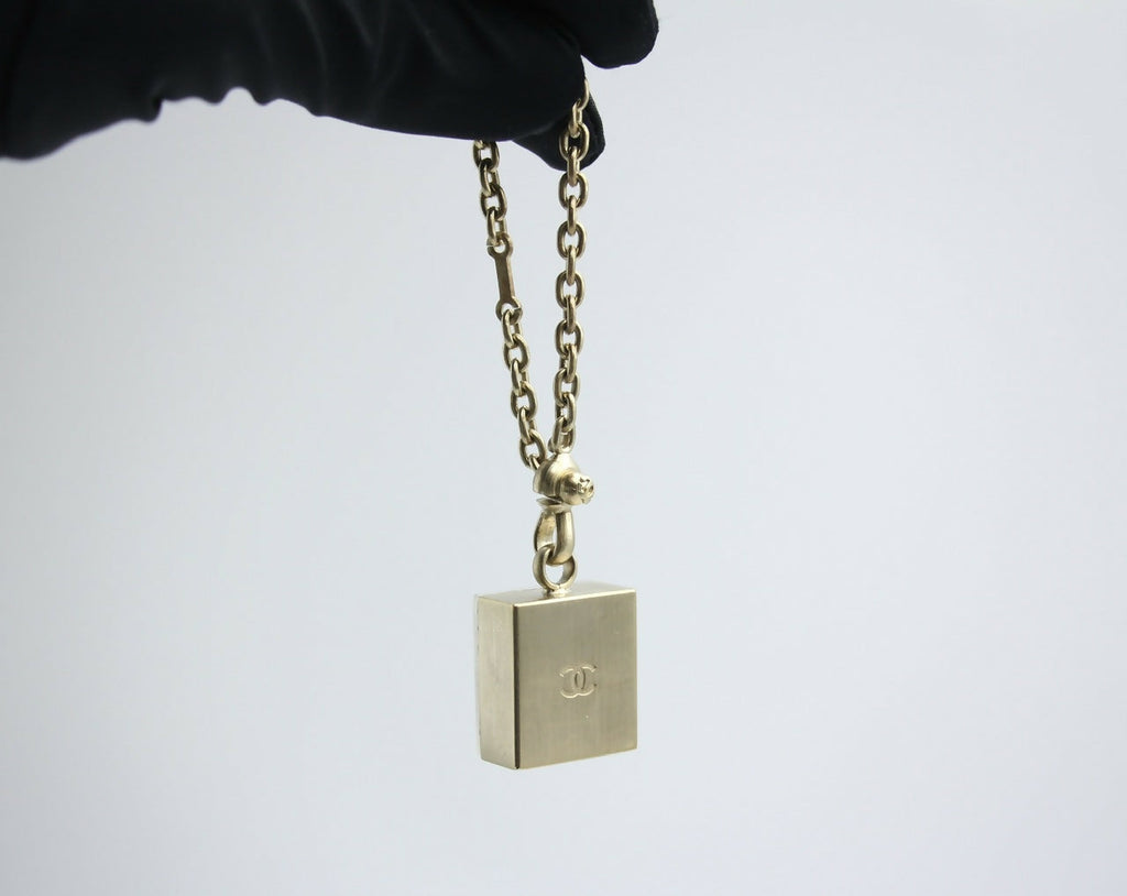 Chanel Vintage 06C Enamel + Metal + Resin White Camellia Handbag Charm Keychain