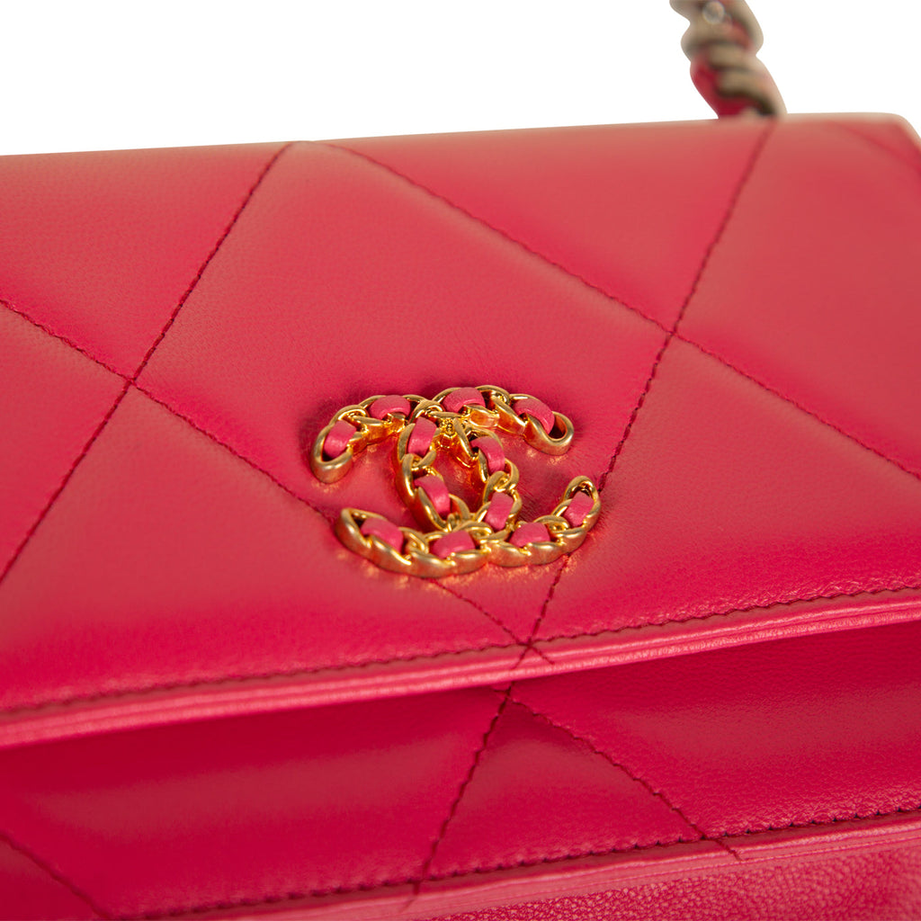 Chanel Chanel 19 WOC