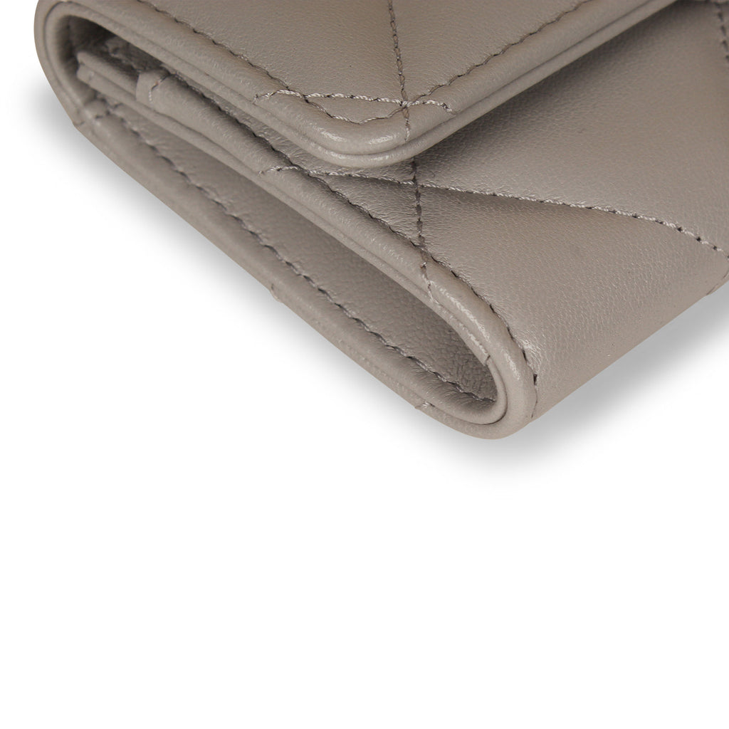 Chanel Chanel 19 Flap holder