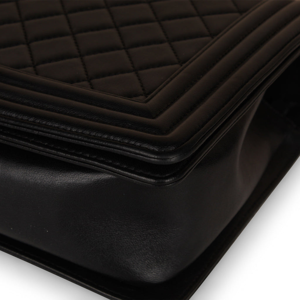 Chanel Boy Bag - New Medium