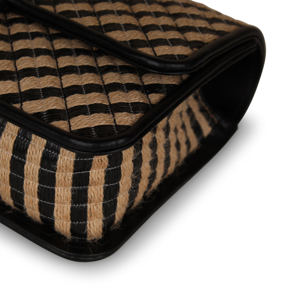 Chanel Classic Flap Bag Medium - Raffia