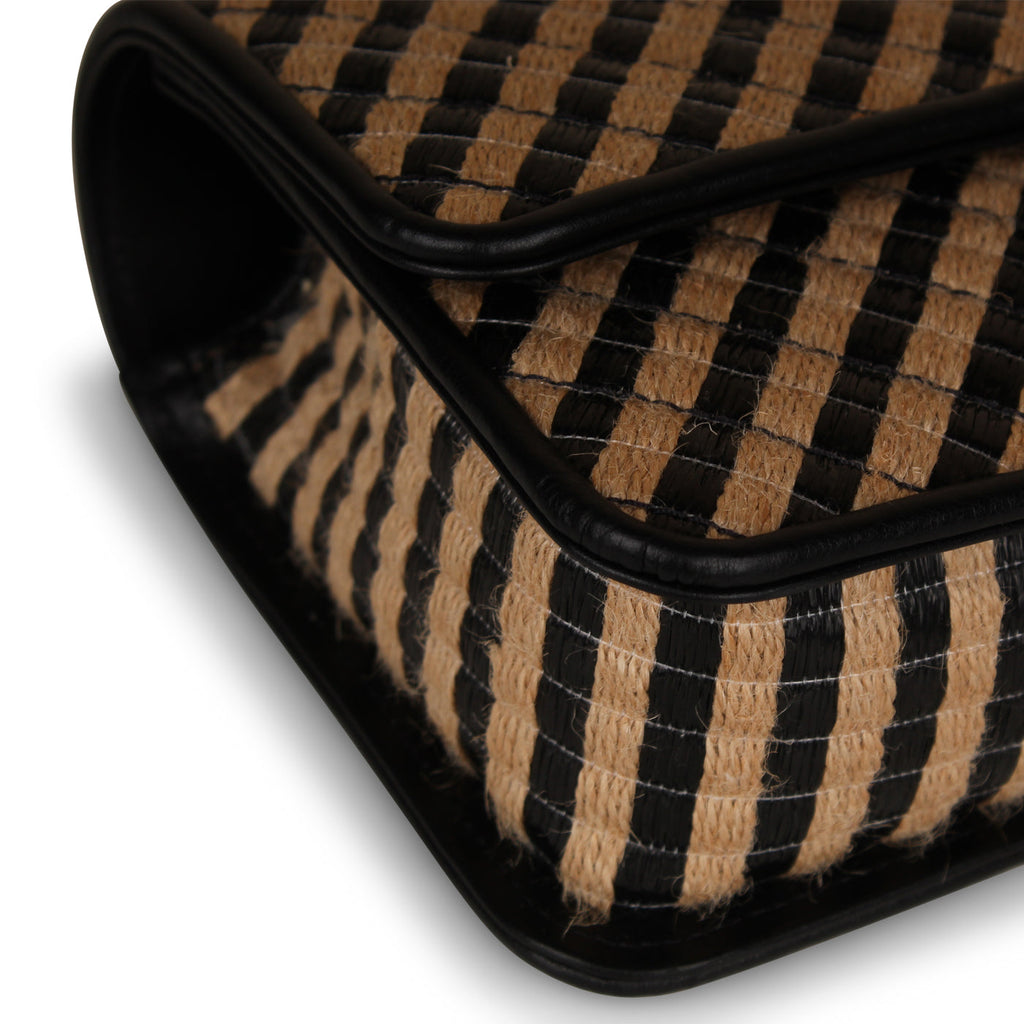 Chanel Classic Flap Bag Medium - Raffia
