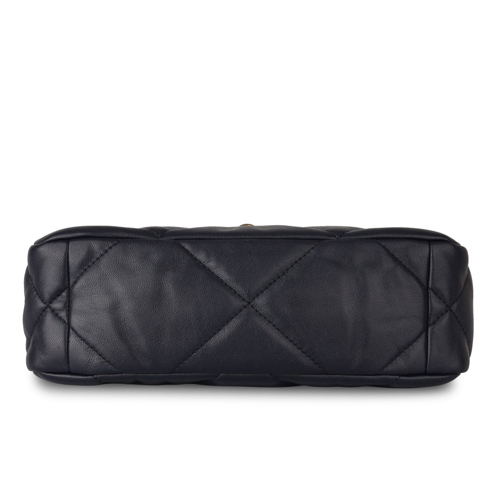 Chanel Chanel 19 - Small